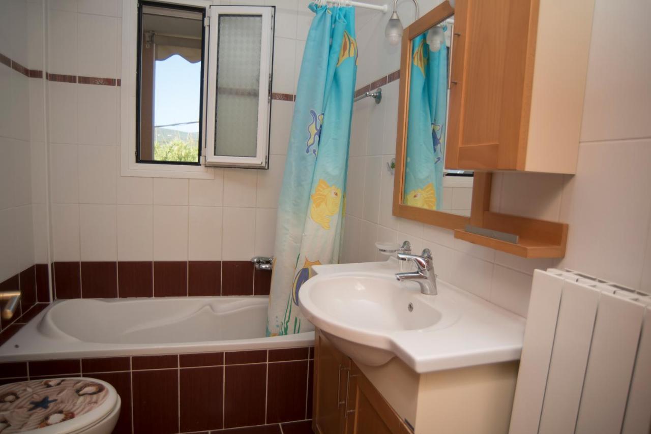 Victoria'S House In Lefkada City Apartment Exterior photo